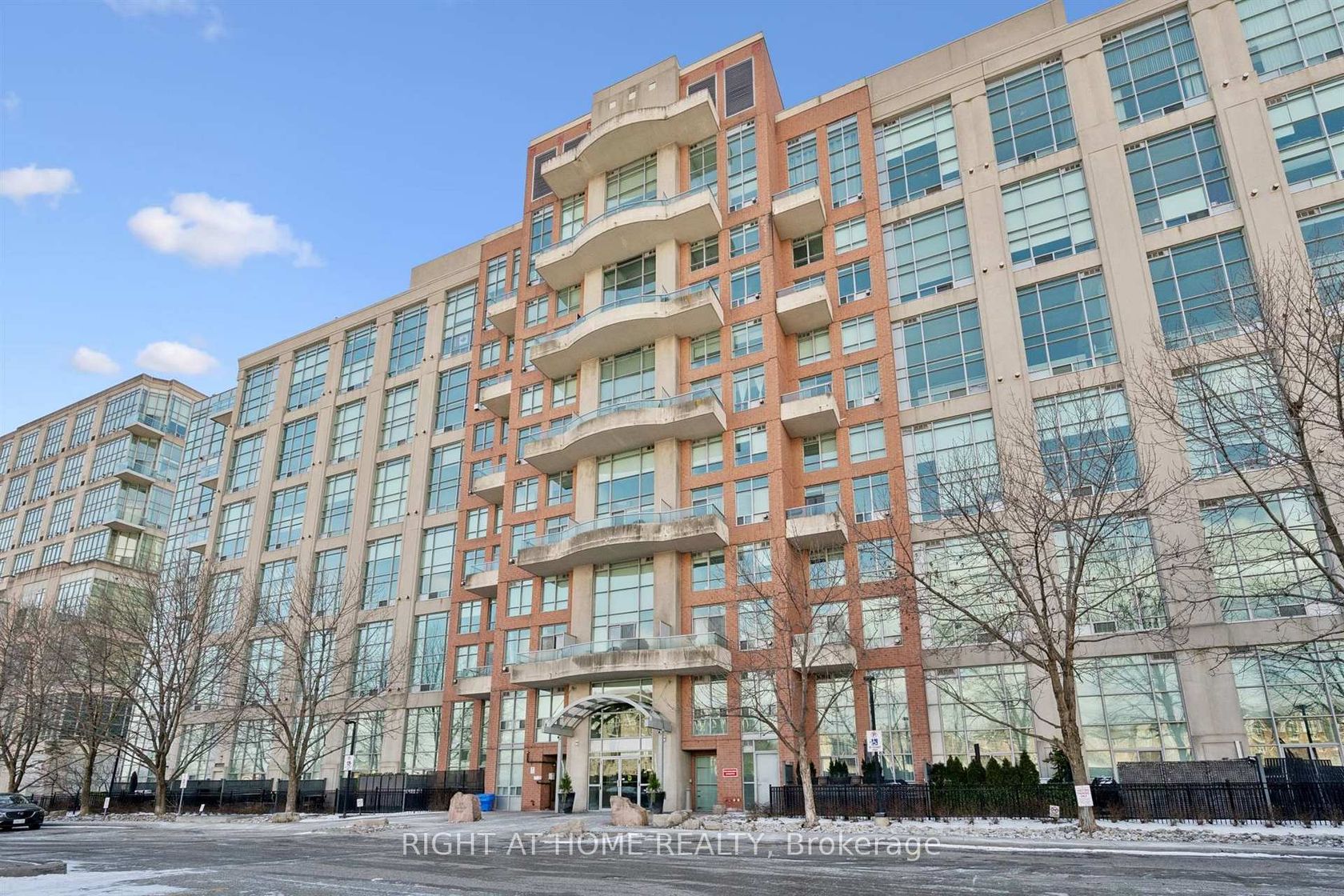 409 - 200 Manitoba Street, Mimico, Toronto by Loree Meneguzzi Real Estate 409 - 200 Manitoba Street, Mimico, Toronto