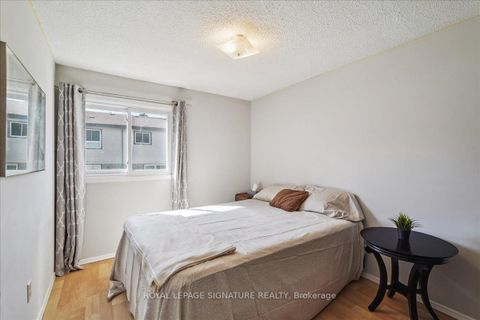 Photo 12 at 52 - 1131 Sandhurst Circle, Agincourt North, Toronto
