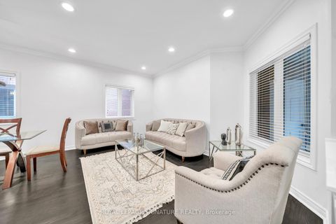 Photo 4 at 406 Hewitt Circle, Summerhill Estates, Newmarket