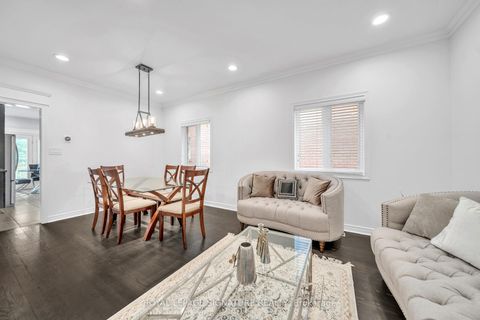 Photo 5 at 406 Hewitt Circle, Summerhill Estates, Newmarket