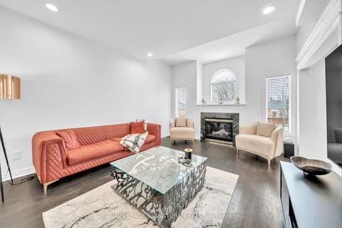 Photo 9 at 406 Hewitt Circle, Summerhill Estates, Newmarket