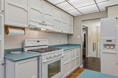 Photo 12 at 325 Aztec Drive, McLaughlin, Oshawa