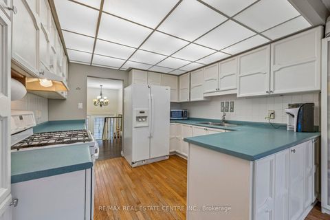 Photo 13 at 325 Aztec Drive, McLaughlin, Oshawa