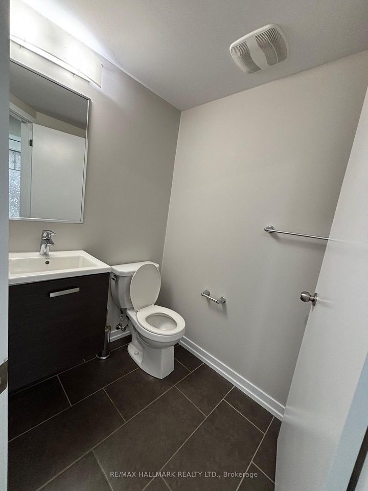 Photo 5 at 94 Golden Springs Drive, Northwest Brampton, Brampton