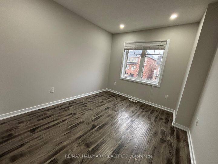 Photo 11 at 94 Golden Springs Drive, Northwest Brampton, Brampton