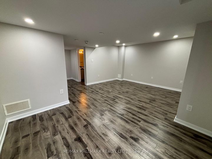 Photo 14 at 94 Golden Springs Drive, Northwest Brampton, Brampton