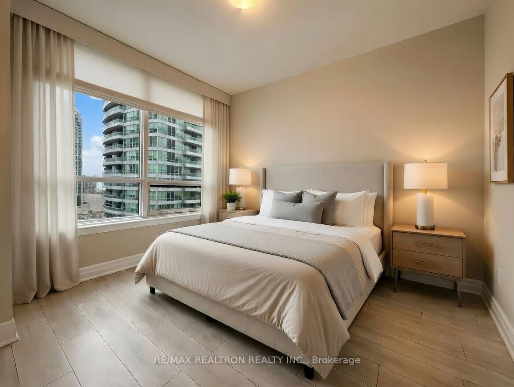 1011 - 30 Elm Drive W, City Centre, Mississauga 