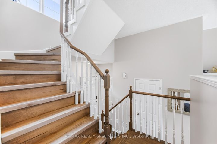 Photo 13 at 77 - 5535 Glen Erin Drive, Central Erin Mills, Mississauga