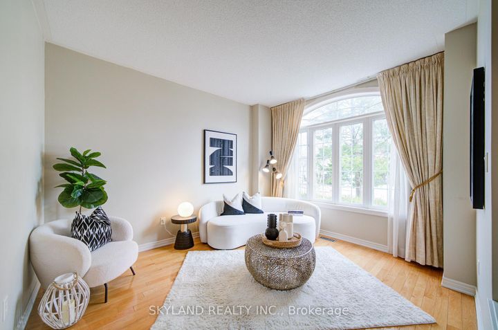 Photo 5 at 26 Gemini Crescent, Rouge Woods, Richmond Hill