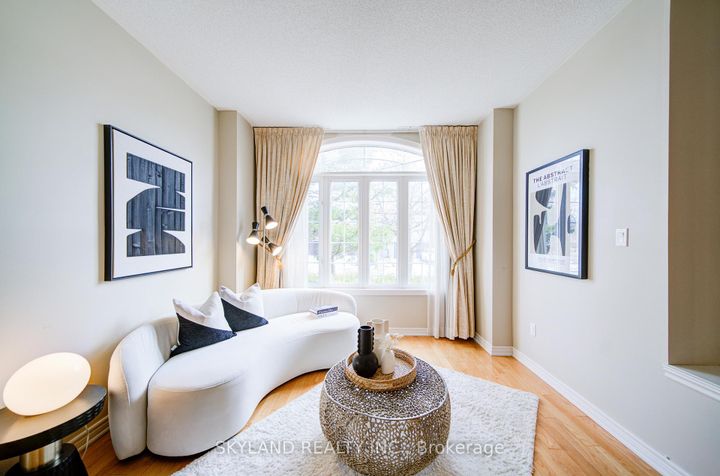 Photo 6 at 26 Gemini Crescent, Rouge Woods, Richmond Hill