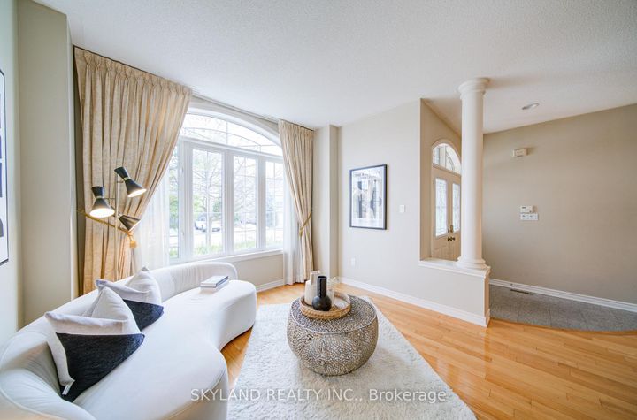 Photo 7 at 26 Gemini Crescent, Rouge Woods, Richmond Hill