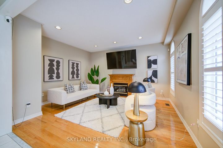 Photo 20 at 26 Gemini Crescent, Rouge Woods, Richmond Hill