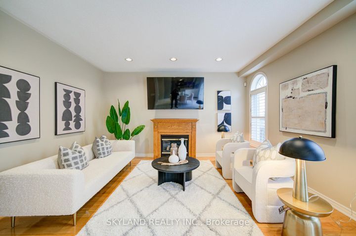 Photo 21 at 26 Gemini Crescent, Rouge Woods, Richmond Hill