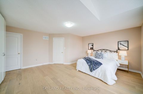 Photo 31 at 26 Gemini Crescent, Rouge Woods, Richmond Hill