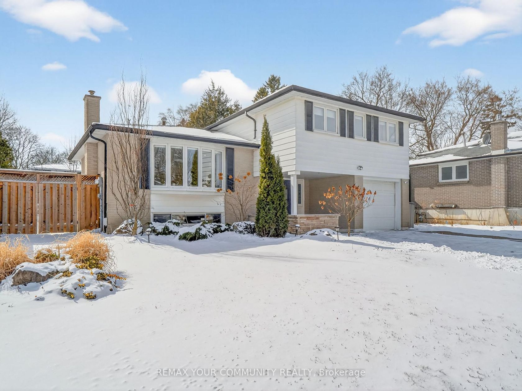 107 Orchard Heights, Aurora Heights, Aurora photo number 2