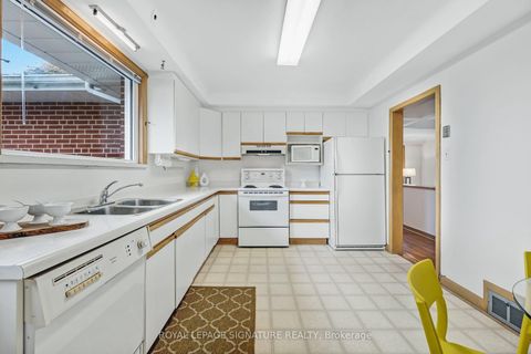 Photo 10 at 186 Burbank Drive, Bayview Village, Toronto