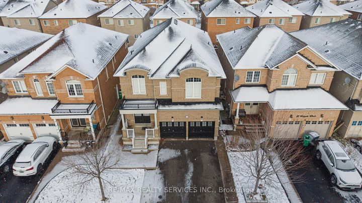 Photo 2 at 16 Fallgate Drive, Credit Valley, Brampton