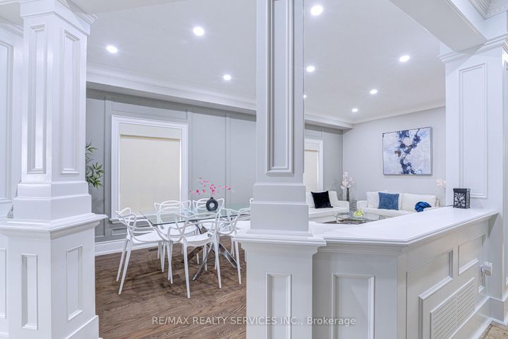 Photo 4 at 16 Fallgate Drive, Credit Valley, Brampton