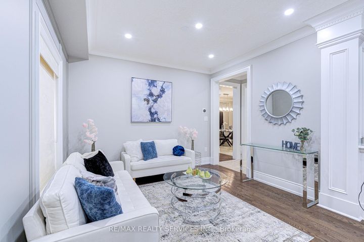 Photo 7 at 16 Fallgate Drive, Credit Valley, Brampton