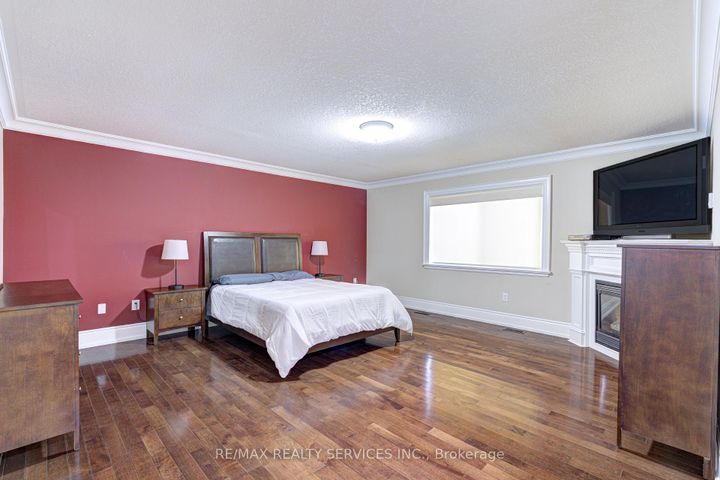 Photo 21 at 16 Fallgate Drive, Credit Valley, Brampton