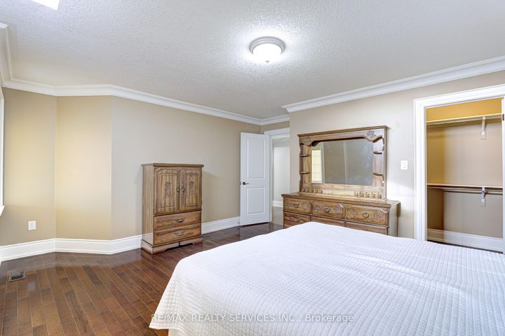 Photo 30 at 16 Fallgate Drive, Credit Valley, Brampton