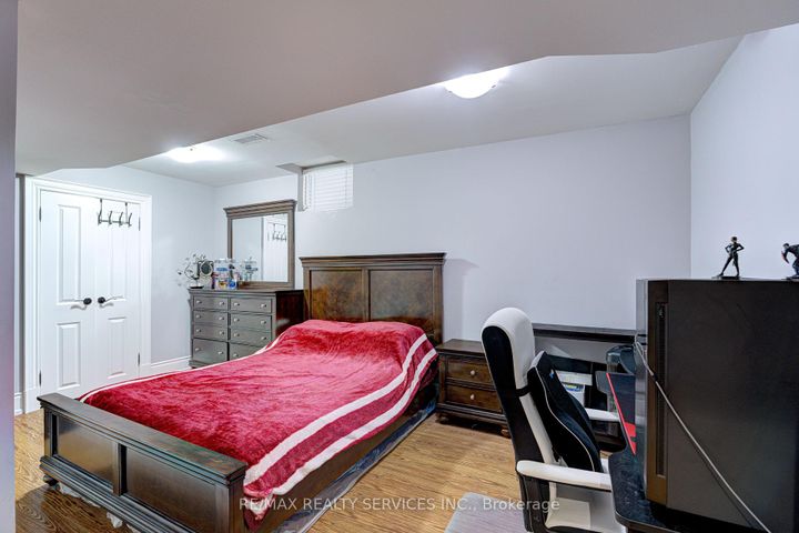 Photo 32 at 16 Fallgate Drive, Credit Valley, Brampton