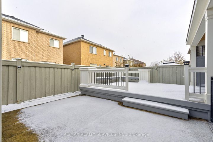 Photo 40 at 16 Fallgate Drive, Credit Valley, Brampton