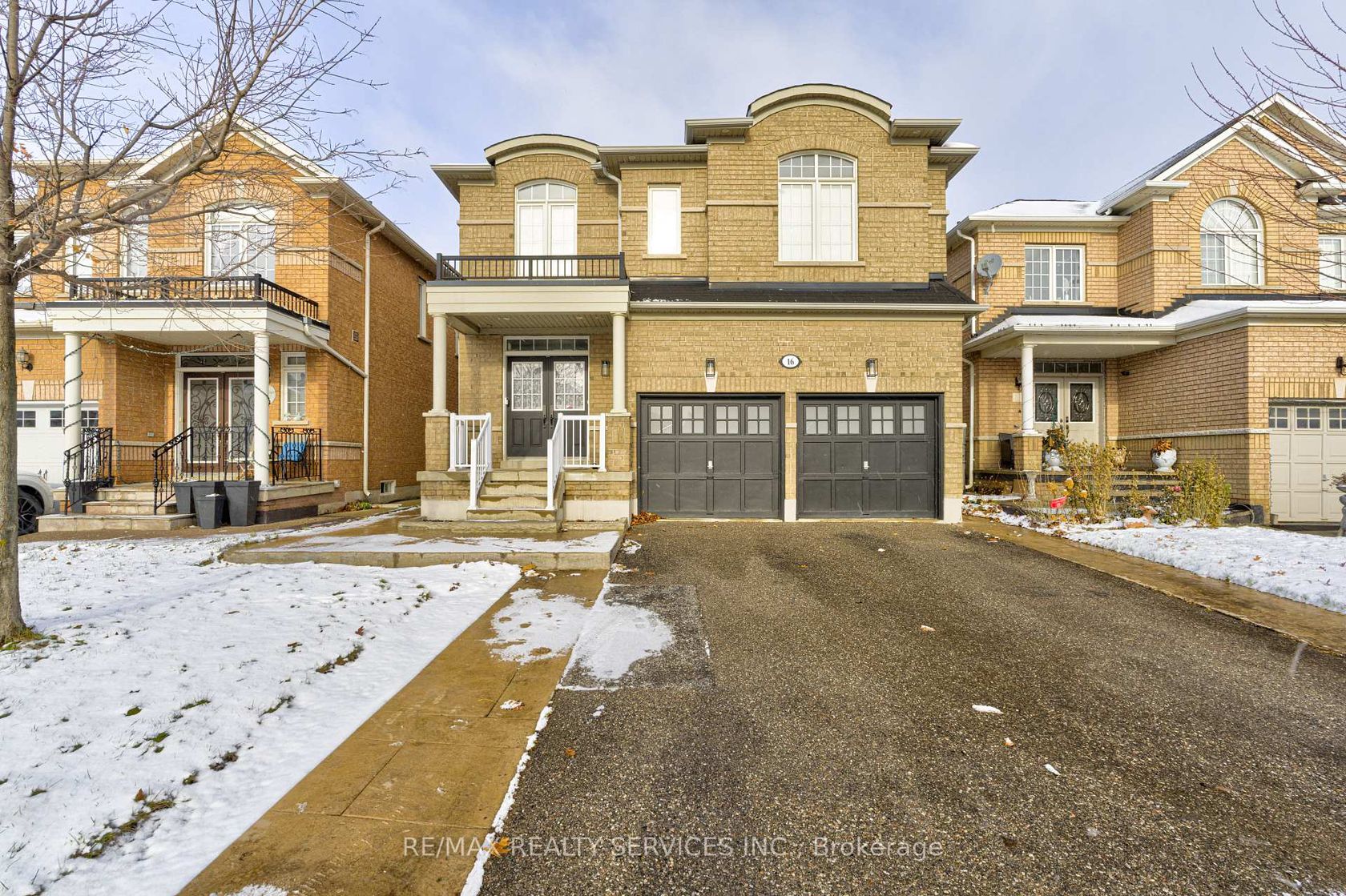 16 Fallgate Drive, Credit Valley, Brampton 2