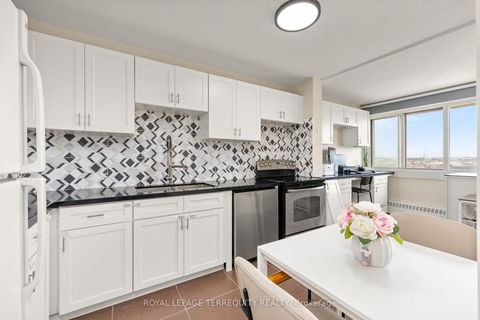 Photo 8 at 2204 - 715 Don Mills Road, Flemingdon Park, Toronto