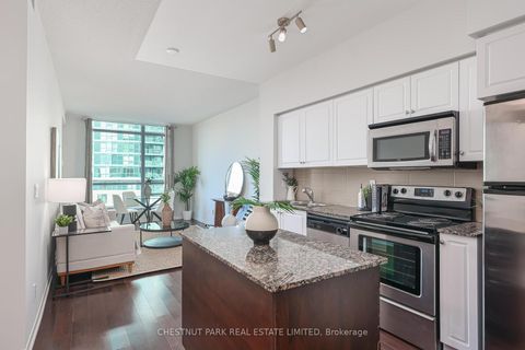 Photo 2 at 808 - 215 Fort York Boulevard, Niagara, Toronto