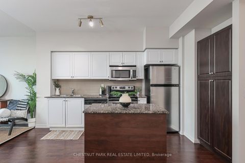 Photo 3 at 808 - 215 Fort York Boulevard, Niagara, Toronto