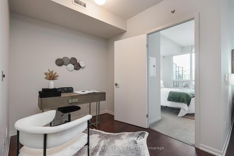 Photo 8 at 808 - 215 Fort York Boulevard, Niagara, Toronto