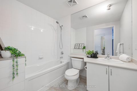 Photo 10 at 808 - 215 Fort York Boulevard, Niagara, Toronto
