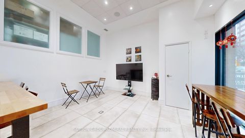 Photo 4 at 27-28 - 909 Yonge Street, Moore Park, Toronto