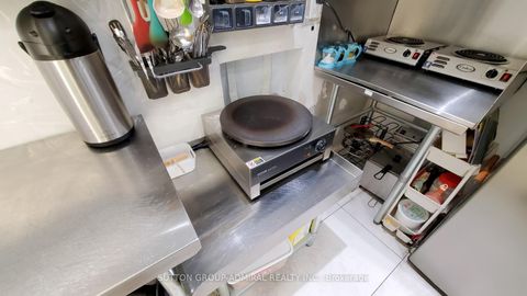 Photo 17 at 27-28 - 909 Yonge Street, Moore Park, Toronto