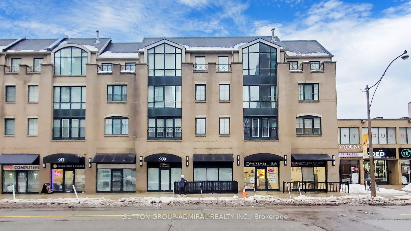 27-28 - 909 Yonge Street, Moore Park, Toronto photo number 2