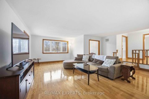 Photo 7 at 63 Riverside Drive, Humber Summit, Toronto