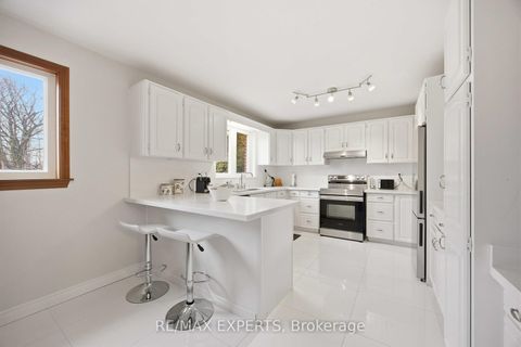 Photo 10 at 63 Riverside Drive, Humber Summit, Toronto