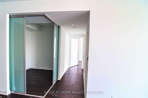 Photo 8 at 4701 - 5 Buttermill Avenue, Vaughan Corporate Centre, Vaughan