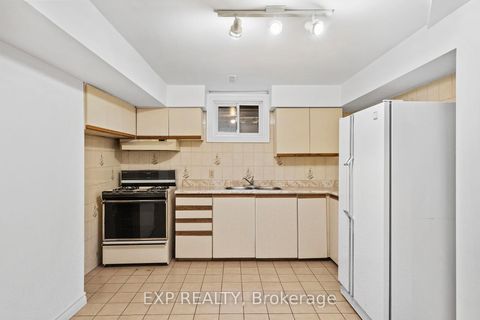 Photo 37 at 17 Gordon Rowe Crescent, Observatory, Richmond Hill