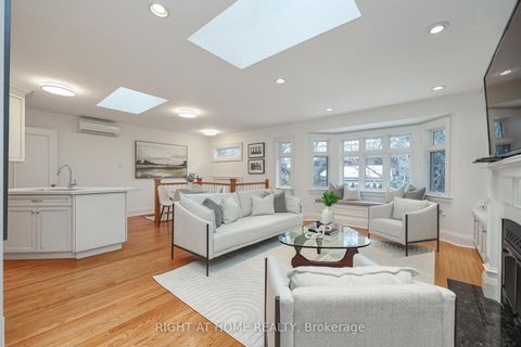 Photo 5 at 25 Fleming Crescent, Leaside, Toronto