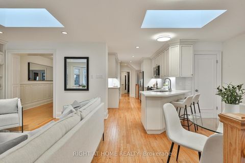 Photo 10 at 25 Fleming Crescent, Leaside, Toronto