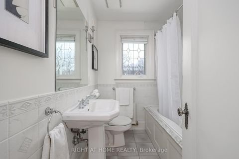 Photo 22 at 25 Fleming Crescent, Leaside, Toronto