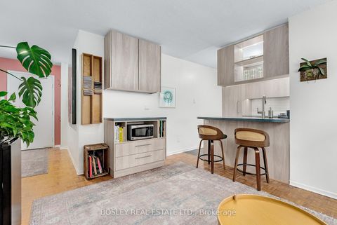 Photo 7 at 613 - 89 McCaul Street W, Chinatown, Toronto