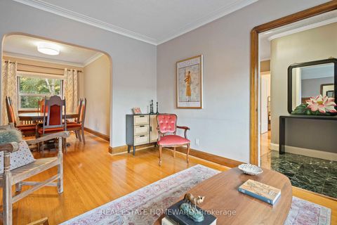 Photo 7 at 59 Parkview Hill Crescent, Parkview, Toronto