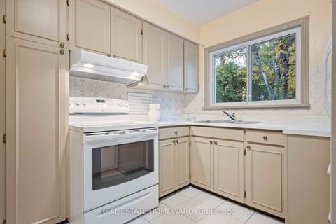 Photo 11 at 59 Parkview Hill Crescent, Parkview, Toronto