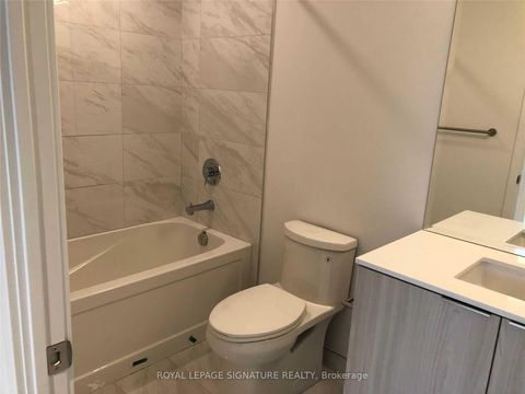 Photo 10 at 622 - 15 Queens Quay E, Waterfront Communities C8, Toronto