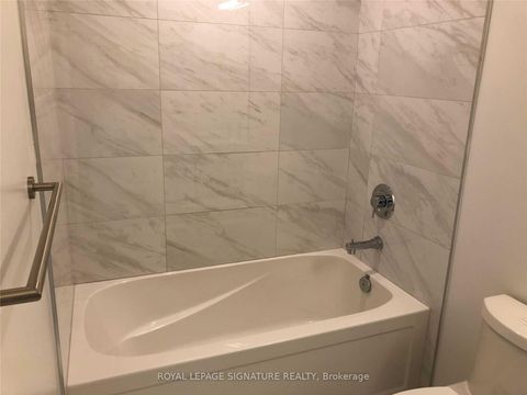 Photo 11 at 622 - 15 Queens Quay E, Waterfront Communities C8, Toronto