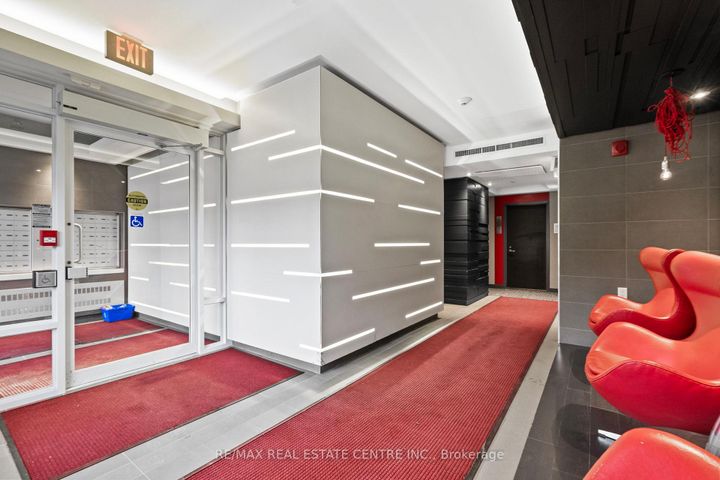 Photo 3 at 213 - 5005 Harvard Road, Churchill Meadows, Mississauga