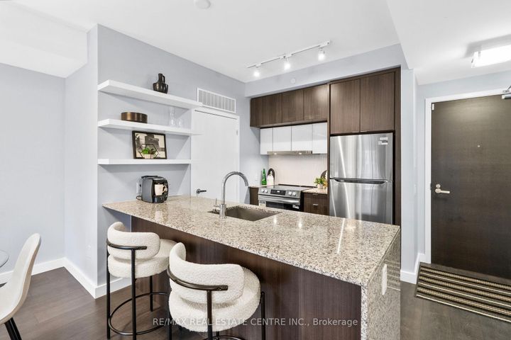 Photo 5 at 213 - 5005 Harvard Road, Churchill Meadows, Mississauga